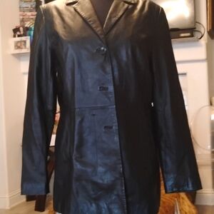 Kenneth Cole Reaction large no rips or tears black leather